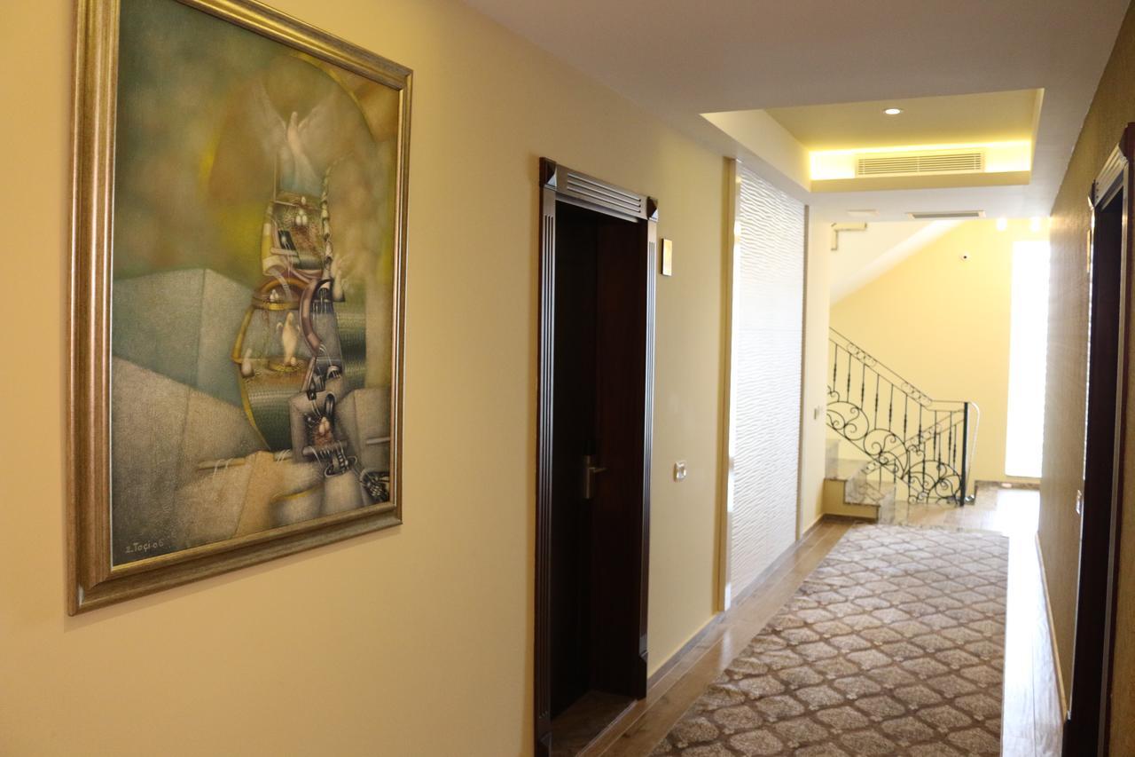 Hotel Admiral Prizren Exteriör bild